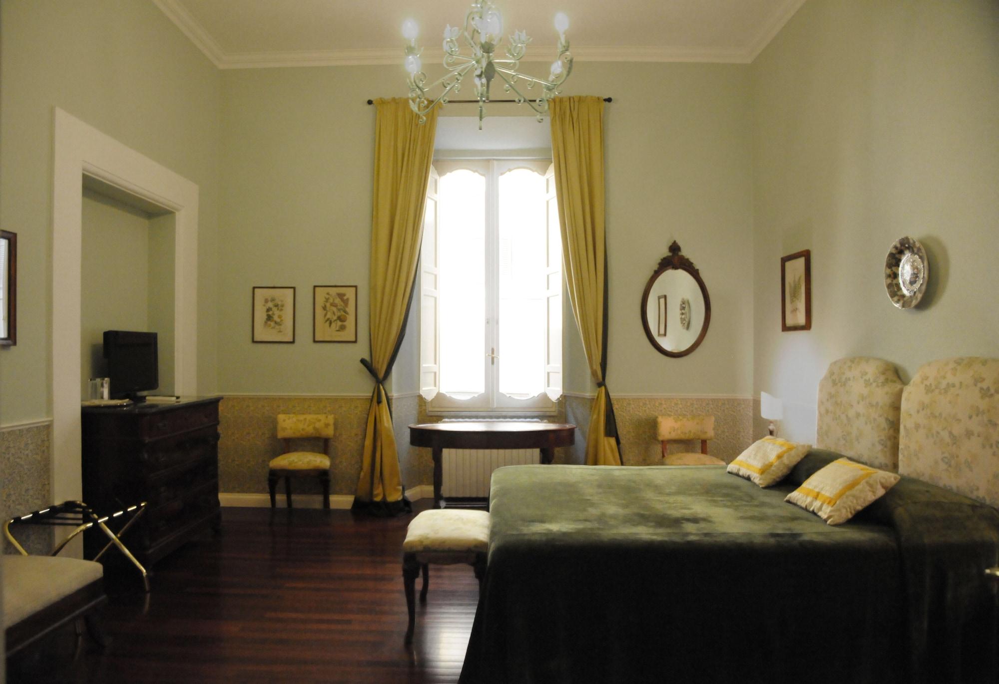 Relais Teatro Argentina 2*